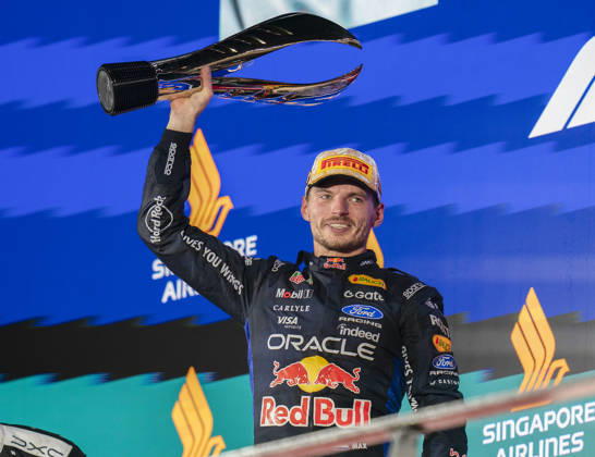 FORMULA 1 SINGAPORE AIRLINES SINGAPORE GRAND PRIX 2026 Max Verstappen (NED) 3 Red Bull Racing celebrates on the podium after winning the race during the Formula 1 Singapore Airlines Singapore Grand Prix 2026, Round 17 of the 2026 Formula 1 World Championship, WM, Weltmeisterschaft from 9th - 11th October 2026 at the Marina Bay Street Circuit, Singapore. Credit: Robbie Hoad Every Second Media Editorial use only. All images are copyright Every Second Media Limited. No images may be reproduced without prior permission. Copyright: xIMAGO EveryxSecondxMediax ESM-2203-0630 RobbiexHoadx xEveryxSecondxMediax