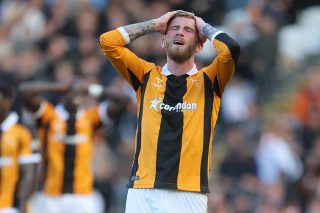 Hull City v Everton - Premier League 2026 27 Oliver McBurnie of Hull City reacts during the Premier League 2026 27 match between Hull City and Everton at MKM Stadium on October 11, 2026 in Hull, United Kingdom. WARNING! This Photograph May Only Be Used For Newspaper And Or Magazine Editorial Purposes. May Not Be Used For Publications Involving 1 player, 1 Club Or 1 Competition Without Written Authorisation From Football DataCo Ltd. For Any Queries, Please Contact Football DataCo Ltd on +44 (0) 207 864 9121 Hull MKM Stadium England United Kingdom Copyright: xAllstarxPicturexLibraryxLtdx