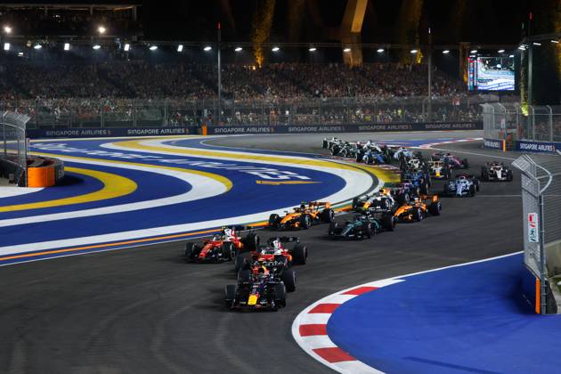 Start, 03 VERSTAPPEN Max (nld), Red Bull Racing Ford RB22, action Singapore 2026 Start, Singapore 2026 81 PIASTRI Oscar (aus), McLaren F1 Team MCL40, action 01 NORRIS Lando (gbr), McLaren F1 Team MCL40, action Singapore 2026 Singapore