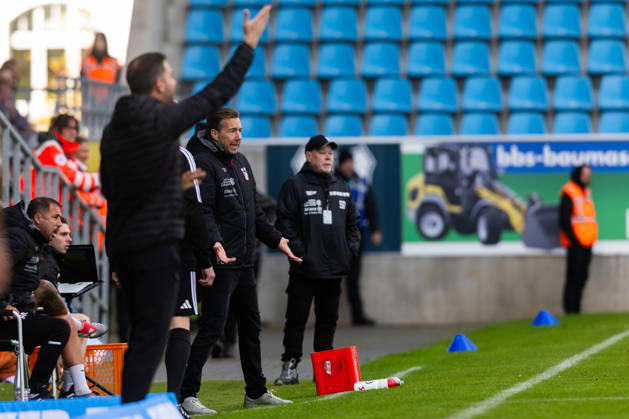 Chemnitz , 111026 , Fussball Regionalliga Nordost Chemnitzer FC - FC Rot Weiß Erfurt im Bild: Trainer Faban Gerber (Erfurt)