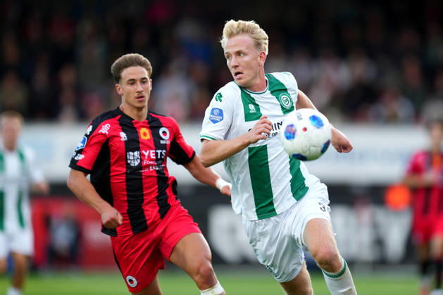 Eredivisie: Excelsior Rotterdam v FC Groningen Rotterdam - Lennard Hartjes of Excelsior Rotterdam duels for the ball with Thijmen Blokzijl of FC Groningen during the eight competition round of the 2026 2027 Eredivisie season. The match is set between Excelsior Rotterdam and FC Groningen at Stadion Woudestein on 11 October 2026 in Rotterdam, Netherlands. (Hero Images Yannick Verhoeven) Copyright: xYannickxVerhoevenx