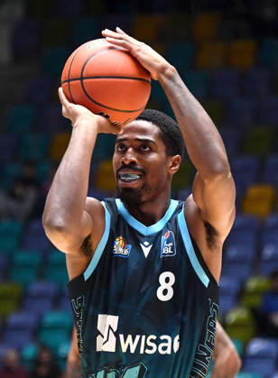 11.10.2026, xokbx, Basketball easyCredit BBL Bundesliga, Frankfurt Skyliners - Veolia Towers Hamburg v.l. William Christmas (Fraport Skyliners Frankfurt), Wurf Frankfurt am Main