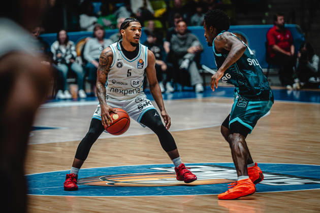 11.10.2026, xhfmx, Basketball easyCredit BBL Bundesliga, Frankfurt Skyliners - Veolia Towers Hamburg v.l. Zakai Zeigler (Veolia Towers Hamburg), Isaiah Swope (Skyliners Frankfurt) Frankfurt am Main