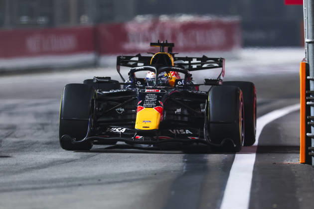 F1 - SINGAPORE GRAND PRIX 2026 03 VERSTAPPEN Max (nld), Red Bull Racing Ford RB22, action during the 2026 Formula 1 Singapore Grand Prix, 17th round of the 2026 Formula One World Championship, WM, Weltmeisterschaft from October 9 to 11, 2026 on the Marina Bay Street Circuit, in Singapore, Singapore - SingaporeSingapore  Copyright: xDPPIx