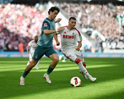 11.10.2026, xophax, Fussball 1.Bundesliga, 1.FC Koeln - Borussia Mönchengladbach . Said El Mala ( 1.FC Köln ), rechts und Philipp Sander , links ( Mönchengladbach ) Koeln