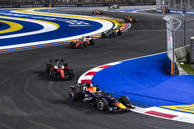 F1 - SINGAPORE GRAND PRIX 2026 03 VERSTAPPEN Max (nld), Red Bull Racing Ford RB22, action during the 2026 Formula 1 Singapore Grand Prix, 17th round of the 2026 Formula One World Championship, WM, Weltmeisterschaft from October 9 to 11, 2026 on the Marina Bay Street Circuit, in Singapore, Singapore - SingaporeSingapore  Copyright: xDPPIx