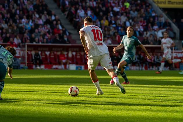 Said El-Mala, Mittelfeld, (1.FC Koeln 10), beim Angriff zum 2:1, 1. FC Koeln vs. Borussia Moenchengladbach, Fussball, 1. Bundesliga, 5. Spieltag, 11.10.2026 DFB DFL regulations prohibit any use of photographs as image sequences and or quasi-video Koeln Nordrhein-Westfalen Deutschland
