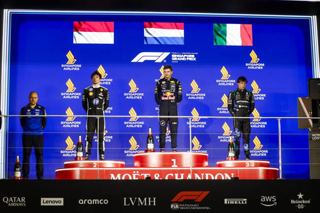 F1 - SINGAPORE GRAND PRIX 2026 LECLERC Charles (mco), Scuderia Ferrari SF-26, VERSTAPPEN Max (nld), Red Bull Racing Ford RB22, VERSTAPPEN Max (nld), Red Bull Racing Ford RB22, KIMI ANTONELLI Andrea (ita), Mercedes AMG F1 Team W16, portrait, podium during the 2026 Formula 1 Singapore Grand Prix, 17th round of the 2026 Formula One World Championship, WM, Weltmeisterschaft from October 9 to 11, 2026 on the Marina Bay Street Circuit, in Singapore, Singapore - SingaporeSingapore Copyright: xJulienxDelfossex