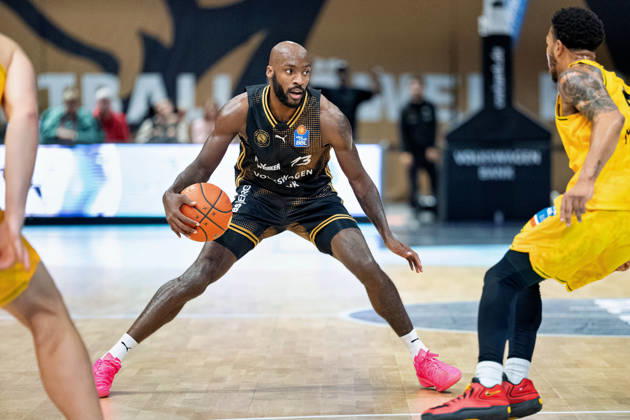 Sheldon Edwards (Nr. 13 Basketball Loewen Braunschweig) GER, Basketball Loewen Braunschweig gegen MHP Riesen Ludwigsburg, Basketball, easyCredit BBL, Woche 3, Spielzeit 2026 27, 11.10.2026 GER, Basketball Loewen Braunschweig gegen MHP Riesen Ludwigsburg, Basketball, easyCredit BBL, Woche 3, Spielzeit 2026 27, 11.10.2026 Braunschweig Copyright: xEibner-Pressefoto DanielxREINELTx EP_DRT