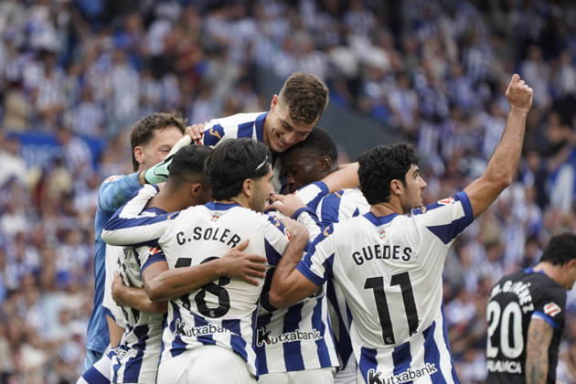 Arsen Zakharyan of Real Sociedad seen during LaLiga EA Sports 26 27 game between teams of Real Sociedad and Deportivo la Coruna (Mickael Ducint Ball Raw Images) San Sebastian Estadio Anoeta Spain Copyright: xMickaelxDucintx mickaelducint_RealSociedad_Deportivo715