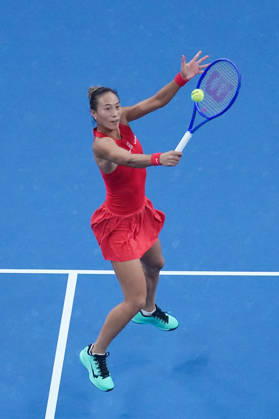 (261011) -- BEIJING, Oct. 11, 2026 -- Zheng Qinwen hits a return during the women s singles final between Zheng Qinwen of China and Mirra Andreeva of Russia at 2026 China Open tennis tournament in Beijing, China, Oct. 11, 2026. ) (SP)CHINA-BEIJING-TENNIS-CHINA OPEN-WOMEN S SINGLES-FINAL (CN) JuxHuanzong