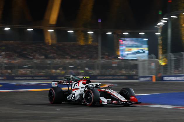 87 BEARMAN Ollie Oliver (gbr), TGR Haas F1 Team VF-26, action Singapore 2026 Singapore 2026 81 PIASTRI Oscar (aus), McLaren F1 Team MCL40, action 01 NORRIS Lando (gbr), McLaren F1 Team MCL40, action Singapore 2026 Singapore
