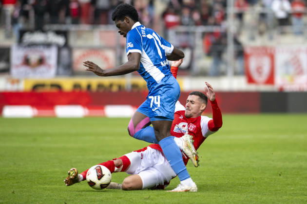Regionalliga Nordost -Saison 26 27 Hallescher FC vs.RSV Eintracht 1949 e.V. Halle, Deutschland 11.Oktober 2026: Im Bild:v.li.Nathanael Kukanda (RSV) und Marius Hauptmann (Halle) Halle Saale Leuna Chemie Stadion Sachsen-Anhalt Deutschland