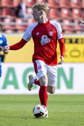 Regionalliga Nordost -Saison 26 27 Hallescher FC vs.RSV Eintracht 1949 e.V. Halle, Deutschland 11.Oktober 2026: Im Bild:Lennard Becker (Halle) Aktion, Einzelbild, Halle Saale Leuna Chemie Stadion Sachsen-Anhalt Deutschland