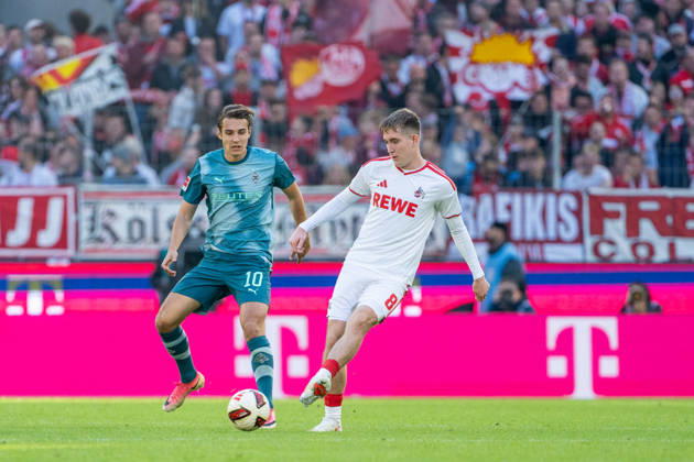 Florian Neuhaus (Borussia Moenchengladbach, 10) laueft Isak Johannesson (1.FC Koeln, 08) an 1.FC Köln vs. Borussia Moenchengladbach, Fussball, Bundesliga, 5.Spieltag, Saison 2026 27, 12.10.2026, DFL REGULATIONS PROHIBIT ANY USE OF PHOTOGRAPHS AS IMAGE SEQUENCES AND OR QUASI-VIDEO, 1.FC Köln vs. Borussia Moenchengladbach, Fussball, Bundesliga, 5.Spieltag, Saison 2026 27, 12.10.2026 Köln Copyright: xEibner-Pressefoto LukasxBaldygax EP_LBA