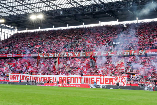 2026.10.11, xkwix, Fußball, Bundesliga, 1. FC Köln - Borussia Mönchengladbach, RheinEnergieSTADION, 5.Spieltag, Saison 2026 2027: Choreografie mit Pyrotechnik auf der Tribuene der Koelner Fans DFB regulations prohibit any use of photographs as image sequences and or quasi-video. Photo: xKamilxWilkowskixPressefotoKochx Nordrhein-Westfalen Deutschland