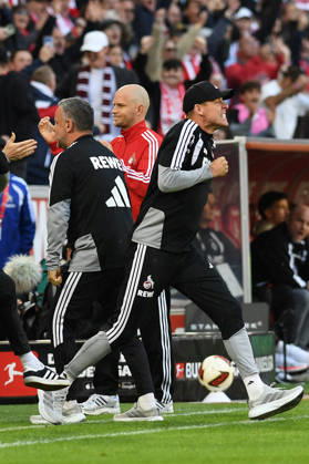 Trainer Rene Wagner (1. FC Koeln) RenÃ Wagner (1. FC Koeln) Jubel, jubelt waehrend des Spiels der 1. Bundesliga zwischen 1. FC Koeln und Borussia Moenchengladbach, RheinEnergieStadion am 11. October 2026 in Koeln, Deutschland. (Foto von Ralf Treese DeFodi Images) +++ Trainer Rene Wagner (1. FC Koeln) RenÃ Wagner (1. FC Koeln) celebrates, celebrating during the Bundesliga match between 1. FC Koeln and Borussia Moenchengladbach at RheinEnergieStadion on October 11, 2026 in Cologne, Germany. (Photo by Ralf Treese DeFodi Images) DFB DFL REGULATIONS PROHIBIT ANY USE OF PHOTOGRAPHS AS IMAGE SEQUENCES AND OR QUASI-VIDEO. (Photo by Ralf Treese DeFodi Images) -