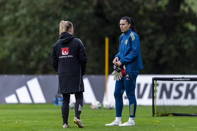 261011 Zecira MuÅ¡ovic of Sweden during a training session on October 11, 2026 in Stockholm. Photo: Caisa Rasmussen BILDBYRAN COP 353 CR0079 fotboll football soccer fotball träning practice training sverige sweden dam bbeng Copyright: CAISAxRASMUSSEN BB261011CR023