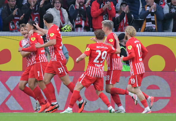 11.10.2026, xblx, Fussball 1.Bundesliga, SC Freiburg - FC Schalke 04 v.l. Maximilian Eggestein (SC Freiburg), Goal scored, Tor zum 1:0, celebrate the goal, Torjubel , Jubel, jubeln, jubelt, (DFL DFB REGULATIONS PROHIBIT ANY USE OF PHOTOGRAPHS as IMAGE SEQUENCES and or QUASI-VIDEO) Freiburg