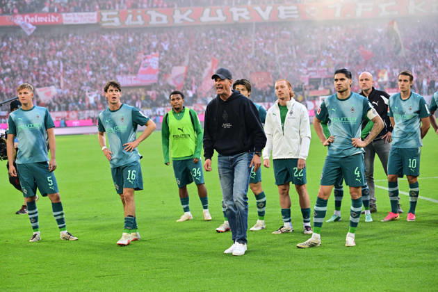 11.10.2026; Koeln; Fussball, Herren, Saison 2026 2027, 1. FC Koeln vs. Borussia Moenchengladbach Riesenenttaeuschung Enttaeuschung nach Spielende bei den Gladbachern in der Fankurve. In der Mitte Alexander Blessin (Trainer Gladbach) DFL regulations prohibit any use of photographs as image sequences and or quasi-video. Rhein-Energie-Stadion Nordrhein-Westfalen Deutschland