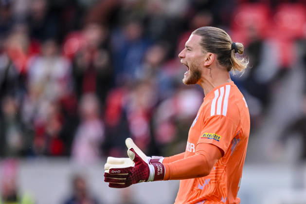 Torwart Loris Karius (FC Schalke 04) gestikuliert, gestik enttaeusscht waehrend des spiels der 1. Bundesliga zwischen Club Freiburg und FC Schalke 04, Europa-Park Stadion am 11. October 2026 in Freiburg im Breisgau, Deutschland. (Foto von Harry Langer DeFodi Images) +++ Torwart Loris Karius (FC Schalke 04) gestures looks dejected during the Bundesliga match between Sport-Club Freiburg and FC Schalke 04 at Europa-Park Stadion on October 11, 2026 in Freiburg im Breisgau, Germany. (Photo by Harry Langer DeFodi Images) DFB DFL REGULATIONS PROHIBIT ANY USE OF PHOTOGRAPHS AS IMAGE SEQUENCES AND OR QUASI-VIDEO. (Photo by Harry Langer DeFodi Images) DFB DFL REGULATIONS PROHIBIT ANY USE OF PHOTOGRAPHS AS IMAGE SEQUENCES AND OR QUASI-VIDEO. -