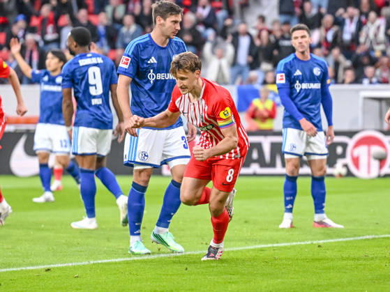 Maximilian Eggestein (SC Freiburg) Torjubel, jubelt nach seinem treffer zum 1:0 waehrend des spiels der 1. Bundesliga zwischen Club Freiburg und FC Schalke 04, Europa-Park Stadion am 11. October 2026 in Freiburg im Breisgau, Deutschland. (Foto von Harry Langer DeFodi Images) +++ Maximilian Eggestein (SC Freiburg) celebrates after scoring his team s first goal during the Bundesliga match between Sport-Club Freiburg and FC Schalke 04 at Europa-Park Stadion on October 11, 2026 in Freiburg im Breisgau, Germany. (Photo by Harry Langer DeFodi Images) DFB DFL REGULATIONS PROHIBIT ANY USE OF PHOTOGRAPHS AS IMAGE SEQUENCES AND OR QUASI-VIDEO. (Photo by Harry Langer DeFodi Images) DFB DFL REGULATIONS PROHIBIT ANY USE OF PHOTOGRAPHS AS IMAGE SEQUENCES AND OR QUASI-VIDEO. -
