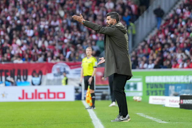 Miron Muslic (FC Schalke 04, Cheftrainer) , Deutschland, Fussball, 1. Bundesliga, 5.Spieltag, 2026 2027, SC Freiburg vs. FC Schalke 04, 11.10.2026, Europa-Park Stadion, Freiburg Freiburg Europa-Park Stadion Baden-Württemberg Deutschland Copyright: xArnexAmbergx
