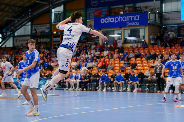 2. Handball-Bundesliga - 7. Spieltag: Dessau-Roßlauer HV 06 - VfL Lübeck-Schwartau Paul Holzhacker (VfL Lübeck-Schwartau, 4) beim Sprungwurf am 11.10.2026 in der Anhalt-Arena, Dessau-Roßlau (Sachsen-Anhalt) Dessau-Roßlau Anhalt-Arena Sachsen-Anhalt Deutschland