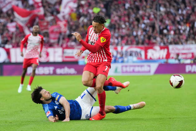 1. Bundesliga: SC Freiburg vs FC Schalke 04, 11.10.2026 Zweikampf zwischen Adrian Gantenbein (FC Schalke 04, 17) und Derry Scherhant (SC Freiburg, 7) 1. Bundesliga: SC Freiburg vs FC Schalke 04, Europa-Park-Stadion, 11.10.2026 DFB DFL REGULATIONS PROHIBIT ANY USE OF PHOTOGRAPHS AS IMAGE SEQUENCES AND OR QUASI-VIDEO. Copyright: xBEAUTIFULxSPORTS Boscox