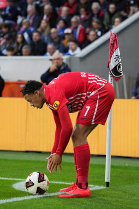 1. Bundesliga: SC Freiburg vs FC Schalke 04, 11.10.2026 Derry Scherhant (SC Freiburg, 7) 1. Bundesliga: SC Freiburg vs FC Schalke 04, Europa-Park-Stadion, 11.10.2026 DFB DFL REGULATIONS PROHIBIT ANY USE OF PHOTOGRAPHS AS IMAGE SEQUENCES AND OR QUASI-VIDEO. Copyright: xBEAUTIFULxSPORTS Boscox