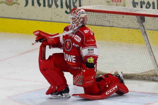 Sahnpark Crimmitschau 11.10.2026 Saison 2026 27 Eishockey 2. Bundesliga Hauptrunde Spiel 8. Kunsteisstadion Sachsen Sachsenderby Derby Eispiraten Eispiraten - Bietigheim Steelers Kevin Reich EPC Torhüter Crimmitschau Sachsen Germany