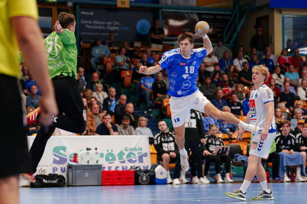 2. Handball-Bundesliga - 7. Spieltag: Dessau-Roßlauer HV 06 - VfL Lübeck-Schwartau David Misovych (Dessau-Roßlauer HV 06, 18) beim Sprungwurf am 11.10.2026 in der Anhalt-Arena, Dessau-Roßlau (Sachsen-Anhalt) Dessau-Roßlau Anhalt-Arena Sachsen-Anhalt Deutschland