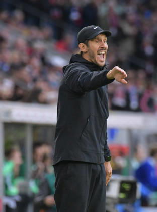 11.10.2026, xblx, Fussball 1.Bundesliga, SC Freiburg - FC Schalke 04 v.l. Trainer Julian Schuster (SC Freiburg) (DFL DFB REGULATIONS PROHIBIT ANY USE OF PHOTOGRAPHS as IMAGE SEQUENCES and or QUASI-VIDEO) Freiburg