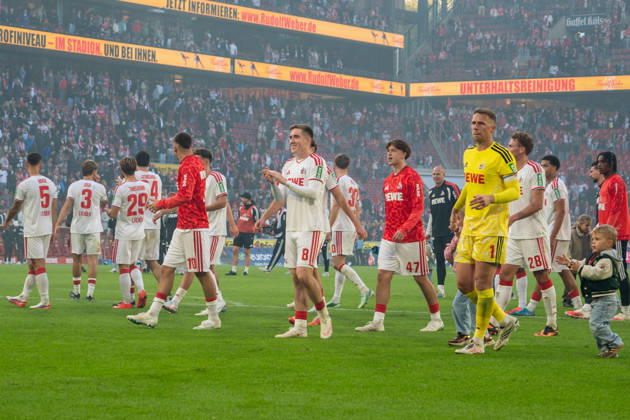 Deutschland: 1.Bundesliga 2026 2027, 5. Spieltag, 1.FC Köln vs Borussia Mönchengladbach, Sonntag, 11.10.2026 RheinEnergie-Stadion (Köln-Nordrhein-Westfalen): Isak Johannesson (1.FC Köln, 8) Marvin Schwaebe (1.FC Köln,1) Freude, Emotionen, Jubel ,Siegesfeier, Reaktion, Köln RheinEnergier-Stadion, Köln Deutschland Copyright: xOrhanxHabashx
