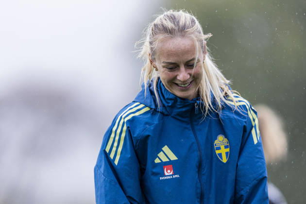 261011 Amanda Ilestedt of Sweden during a training session on October 11, 2026 in Stockholm. Photo: Caisa Rasmussen BILDBYRAN COP 353 CR0079 fotboll football soccer fotball träning practice training sverige sweden dam bbeng Copyright: CAISAxRASMUSSEN BB261011CR033