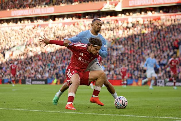 RECORD DATE NOT STATED Football - FA Premier League - Liverpool FC v Manchester City FC LIVERPOOL, ENGLAND - Sunday, October 11, 2026: Liverpool s Milos Kerkez is challenged by Manchester City s Iliman Ndiaye during the FA Premier League match between Liverpool FC and Manchester City FC at Anfield. (Photo by David Rawcliffe Propaganda) LIVERPOOL Anfield MERSEYSIDE ENGLAND  Copyright: xDavidxRawcliffex 2026-10-11-Liverpool_v_Man_City-030_2