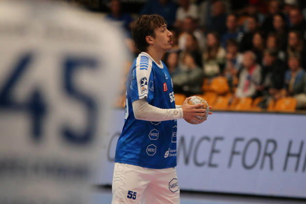 11.10.2026 Handball Herren 2026 2027 2. Handball-Bundesliga 7. Spieltag Dessau-Roßlauer HV 06 - VfL Lübeck-Schwartau Anhalt Arena Dessau Mihkel Löpp (Dessau, 55, blau) am Ball. Dessau-Roßlau Sachsen-Anhalt Deutschland