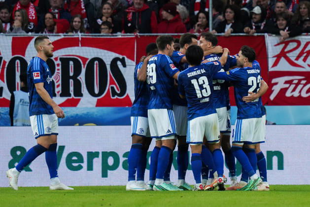 1. Bundesliga: SC Freiburg vs FC Schalke 04, 11.10.2026 Torjubel zum 1:1 durch Adrian Gantenbein (FC Schalke 04, 17) 1. Bundesliga: SC Freiburg vs FC Schalke 04, Europa-Park-Stadion, 11.10.2026 DFB DFL REGULATIONS PROHIBIT ANY USE OF PHOTOGRAPHS AS IMAGE SEQUENCES AND OR QUASI-VIDEO. Copyright: xBEAUTIFULxSPORTS Boscox