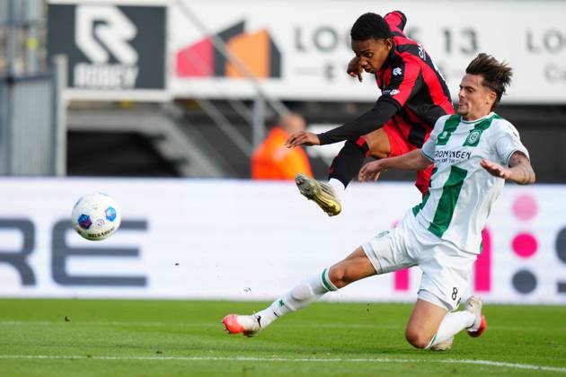 ROTTERDAM , 11-10-2026 , Stadium Woudestein , season 2026 2027 , Dutch Eredivisie football , match between Excelsior Rotterdam and FC Groningen , picture shows Excelsior Rotterdam Player David Garden , FC Groningen Player Tika de Jonge Excelsior - Groningen  x208176181x Copyright: