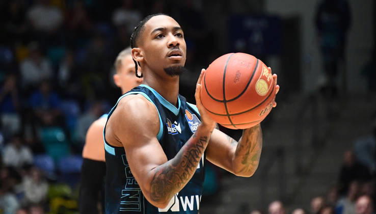 11.10.2026, xokbx, Basketball easyCredit BBL Bundesliga, Frankfurt Skyliners - Veolia Towers Hamburg v.l. Judah Mintz (Fraport Skyliners Frankfurt) beim Wurf Frankfurt am Main