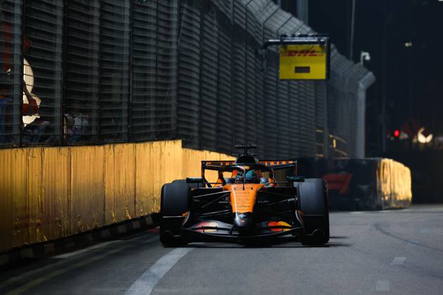 81 PIASTRI Oscar (aus), McLaren F1 Team MCL40, action Singapore 2026 Singapore 2026 81 PIASTRI Oscar (aus), McLaren F1 Team MCL40, action 01 NORRIS Lando (gbr), McLaren F1 Team MCL40, action Singapore 2026 Singapore
