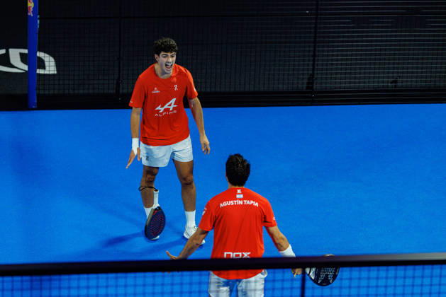 DÜSSELDORF, GERMANY - 11 OCTOBER 2026: Image shows the victory celebration of Arturo Coello (ESP) and Agustin Tapia (ARG) during CUPRA Germany Premier Padel P2 2026 Day 8: Finals at CASTELLO Düsseldorf on 11 10 2026 in Düsseldorf, Germany. Germany Copyright: xFröhlichxPascalx