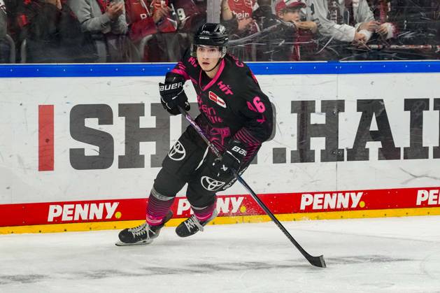 Eishockey Penny-DEL 8.Spieltag Kölner Haie - Nürnberg Ice Tigers am 11.10.2026 in der Lanxess Arena in Köln Kevin Niedenz ( Köln ) Gemäß den Vorgaben der DEL Deutsche Eishockey Liga ist die Publikation und Weiterverwertung der Aufnahmen in elektronischen Medien und Endgeräten aller Art während des laufenden Spiels nicht zulässig.