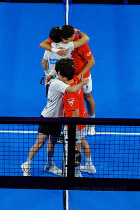 DÜSSELDORF, GERMANY - 11 OCTOBER 2026: Image shows the victory celebration of Arturo Coello (ESP), Agustin Tapia (ARG), Jon Sanz (ESP) and Franco Stupaczuk (ARG) during CUPRA Germany Premier Padel P2 2026 Day 8: Finals at CASTELLO Düsseldorf on 11 10 2026 in Düsseldorf, Germany. Germany Copyright: xFröhlichxPascalx