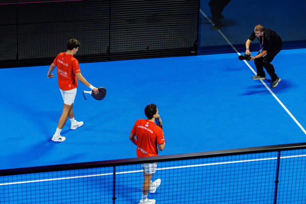 DÜSSELDORF, GERMANY - 11 OCTOBER 2026: Image shows the victory celebration of Arturo Coello (ESP) and Agustin Tapia (ARG) during CUPRA Germany Premier Padel P2 2026 Day 8: Finals at CASTELLO Düsseldorf on 11 10 2026 in Düsseldorf, Germany. Germany Copyright: xFröhlichxPascalx