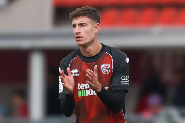 Ingolstadt, Deutschland 11. Oktober 2026: 3. Liga - 2026 2027 - 8. Spieltag - FC Ingolstadt 04 gegen SV Wehen Wiesbaden Im Bild: Georgios Antzooulas (FCI) gestikuliert auf dem Spielfeld. DFB DFL regulations prohibit any use of photographs as image sequences and or quasi-video Copyright: xFotostandx xSchäferx