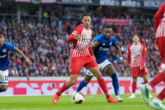 Derry Scherhant (SC Freiburg, 07) am Ball , Deutschland, Fussball, 1. Bundesliga, 5.Spieltag, 2026 2027, SC Freiburg vs. FC Schalke 04, 11.10.2026, Europa-Park Stadion, Freiburg Freiburg Europa-Park Stadion Baden-Württemberg Deutschland Copyright: xArnexAmbergx