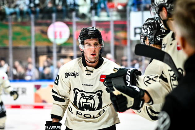 Torjubel, Jubel, Freude bei Torschütze Tommy Pasanen (Grizzlys Wolfsburg, 16), GER, Iserlohn Roosters vs. Grizzlys Wolfsburg, Eishockey, Penny-DEL, 08. Spieltag, Spielzeit 2026 2027, 11.10.2026, GER, Iserlohn Roosters vs. Grizzlys Wolfsburg, Eishockey, Penny-DEL, 08. Spieltag, Spielzeit 2026 2027, 11.10.2026 Iserlohn Copyright: xJonasxBrockmann Eibner-Pressefotox EP_JBN
