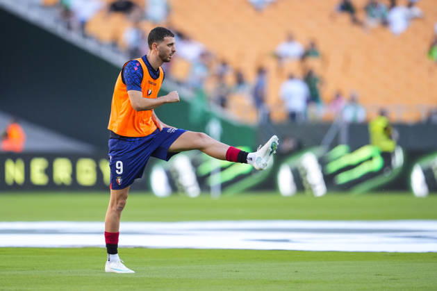 October 11, 2026, Sevilla, Sevilla, Spain: Raul Garcia of CA Osasuna warms up during the Spanish league, LaLiga EA Sports, football match played between Real Betis and CA Osasuna at La Cartuja stadium on October 11, 2026, in Sevilla, Spain. Sevilla Spain - ZUMAa181 20261011_zaa_a181_152 Copyright: xJoaquinxCorcherox