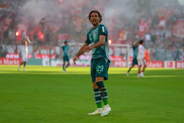 11.10.2026, GER, Fussball, Herren, Bundesliga , 1. Bundesliga, Saison 2026 2027, 1. FC Köln - VfL Borussia Mönchengladbach Joe Scally (BMG) gestikuliert, Gestik Copyright: xSvenxHanischx